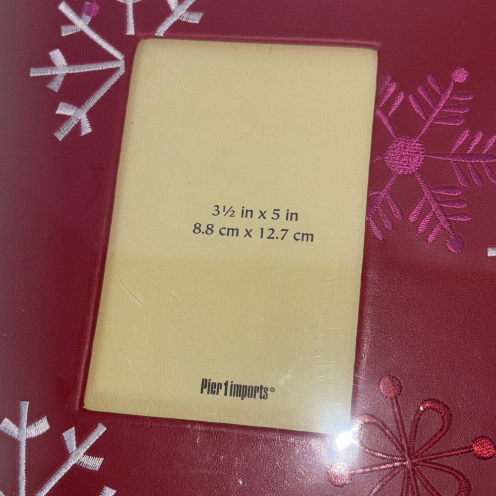 Pier 1 Red Snowflake‎ Picture Frame Square Raised Stitch 3 1/2 x 5 in NEW SEALED